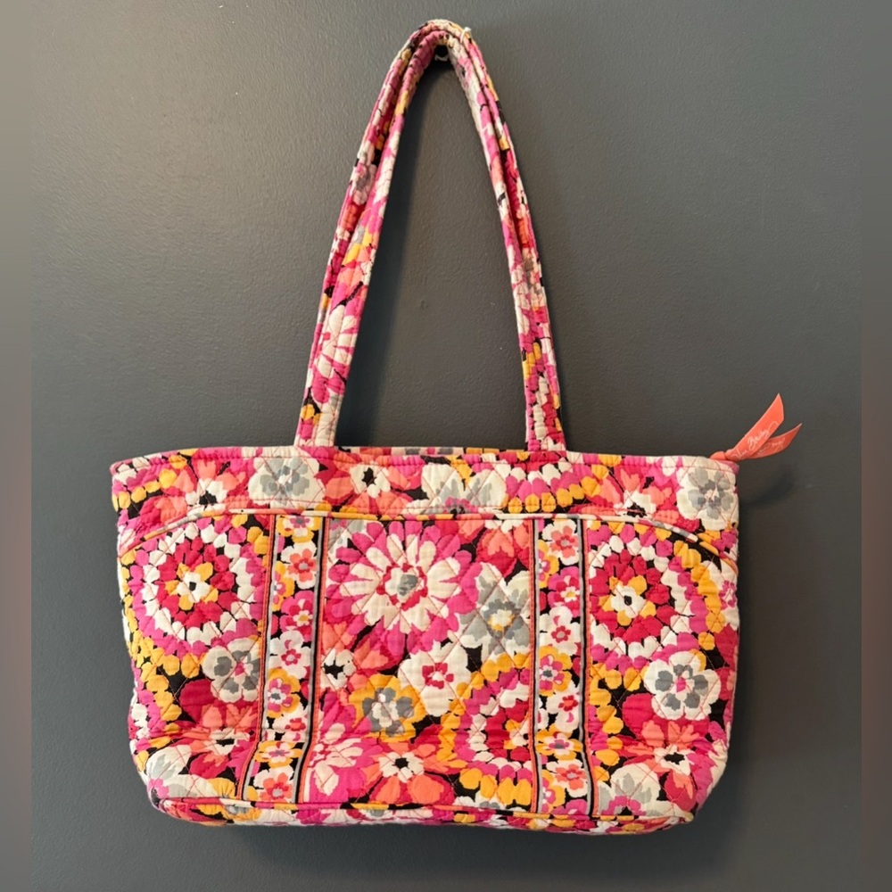 Vera Bradley Vera Tote Shoulder Bag in Pixie Blooms. Vintage 90s Grandma Mom